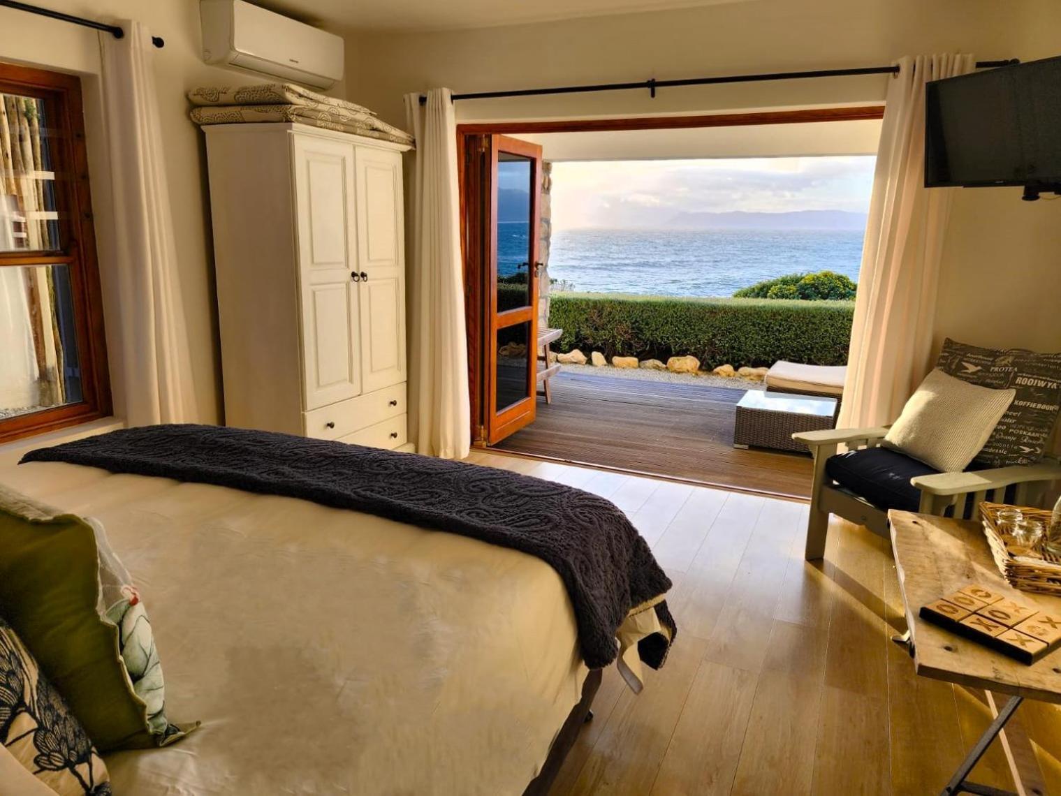 Kleinzee Oceanfront Guesthouse Гансбай Экстерьер фото