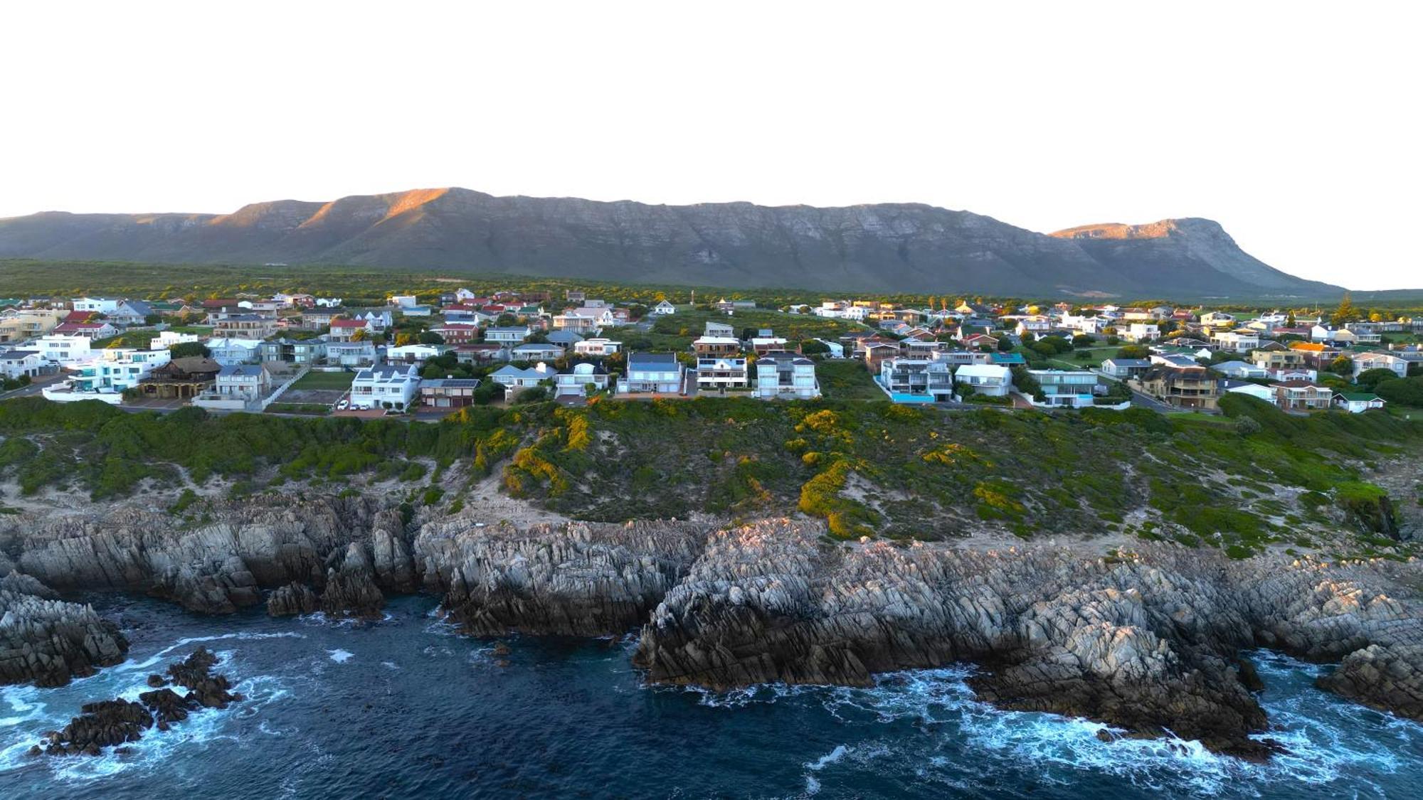 Kleinzee Oceanfront Guesthouse Гансбай Экстерьер фото