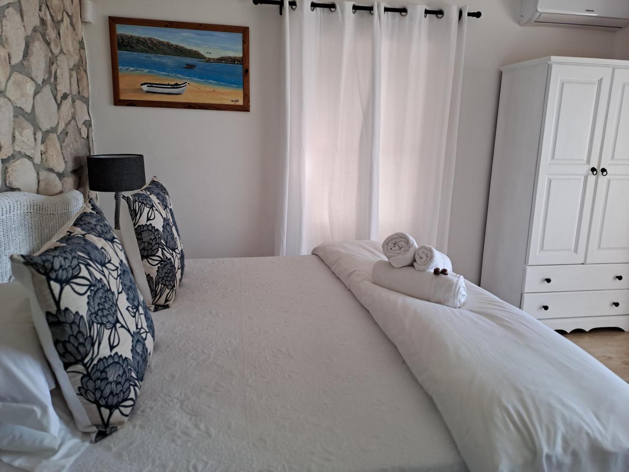 Kleinzee Oceanfront Guesthouse Гансбай Экстерьер фото