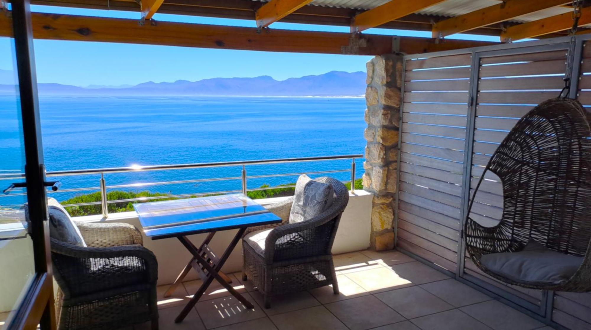 Kleinzee Oceanfront Guesthouse Гансбай Экстерьер фото